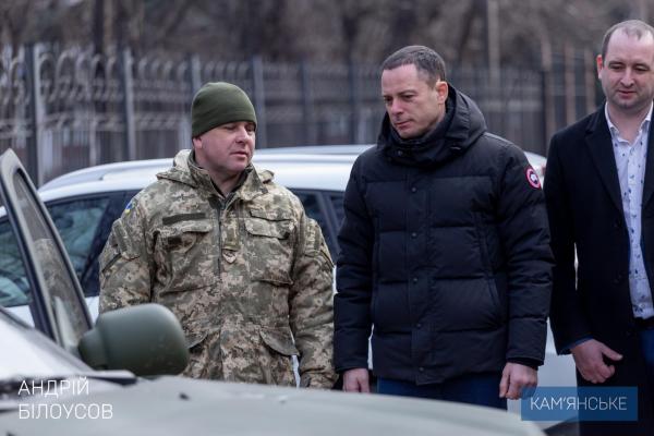 Передали черговий автомобіль військовим від ГО «Бджола»